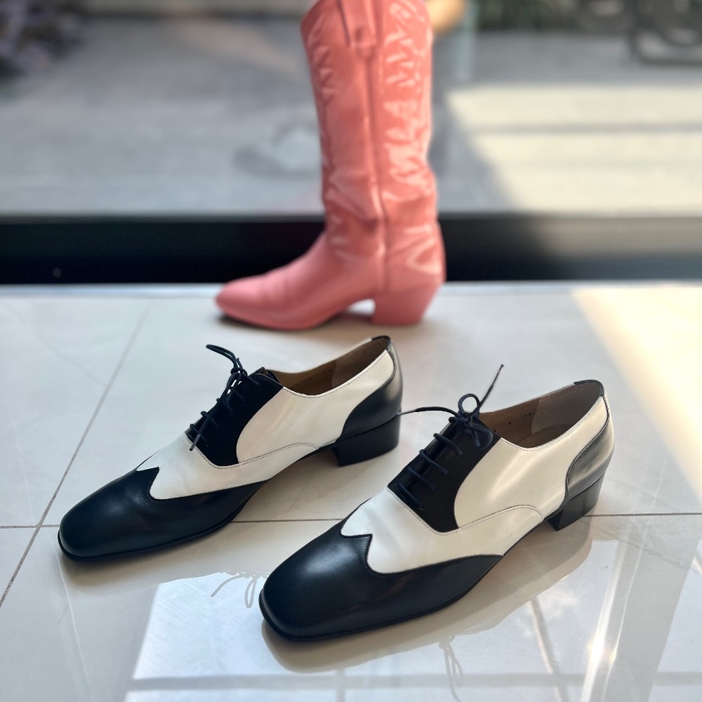 Salvatore Ferragamo leather black and white oxfords Sz 9